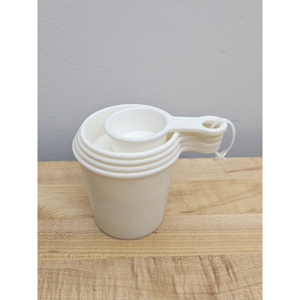 VINTAGE Arrow USA Plastic Measuring Cups Nesting Set Retro Kitchen Coffee Scoop